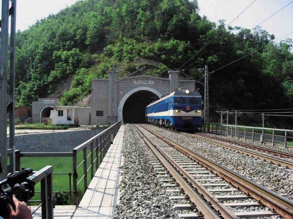 鐵路無(wú)人值守變電站監(jiān)控系統(tǒng)，確保行車安全